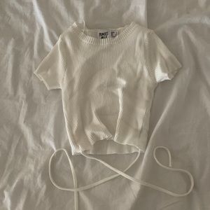 Princess polly Crop Top received it and is alittle small for me never worn by me